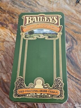 Vintage Baileys Original Irish Cream Liquor EMPTY Hinged Decorative Tin
